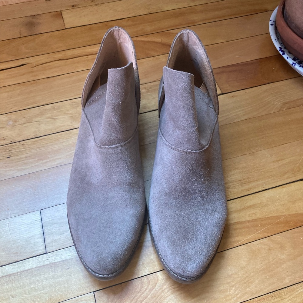 Lucky Brand Suede Heels (Size 10)